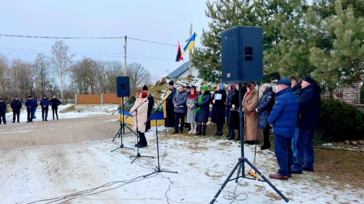 У Пійлі провели спільну молитву за повернення захисників