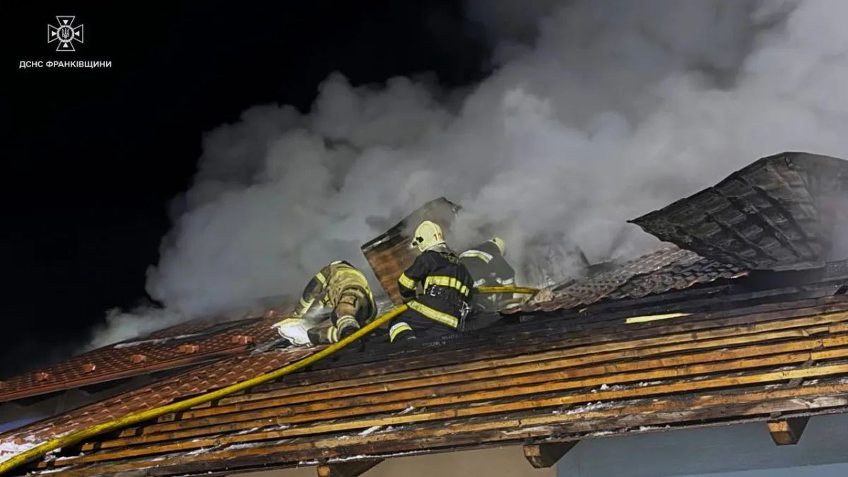 У Коломиї вночі горіла приватна школа: вогонь охопив близько 200 м²