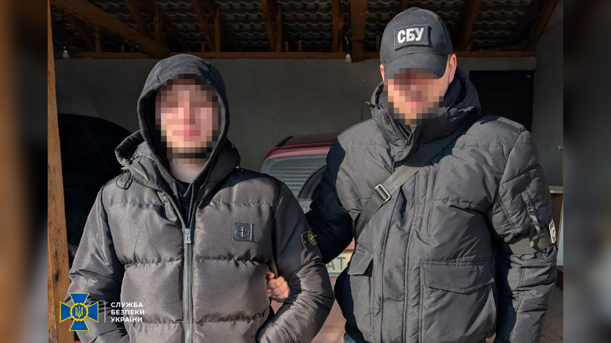 На Прикарпатті затримали кіберзлочинців, що викрали понад 260 тисяч гривень