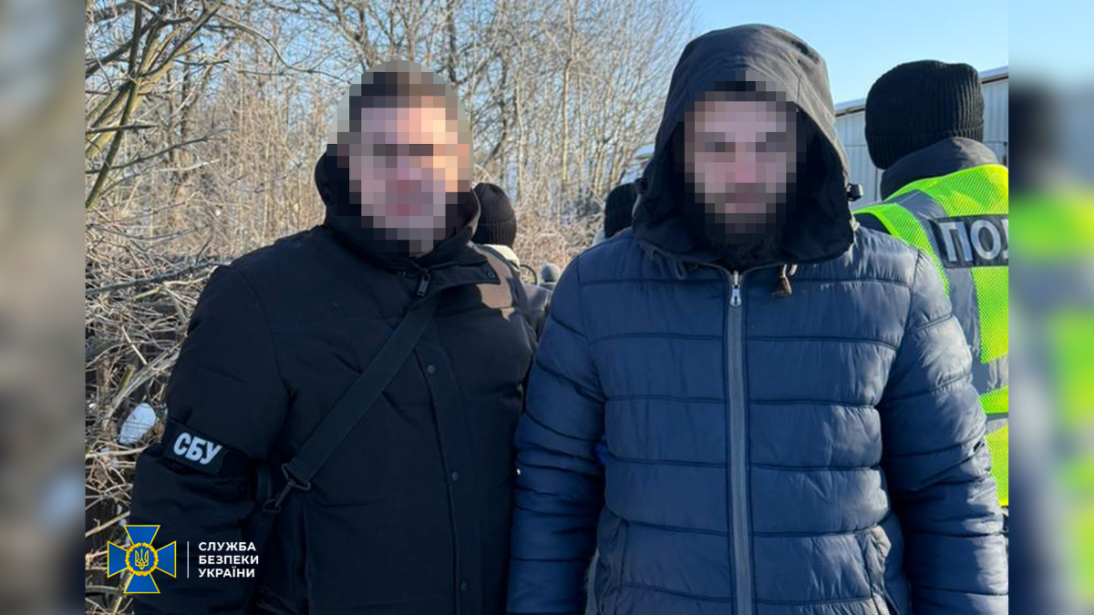 На Прикарпатті затримали кіберзлочинців, що викрали понад 260 тисяч гривень