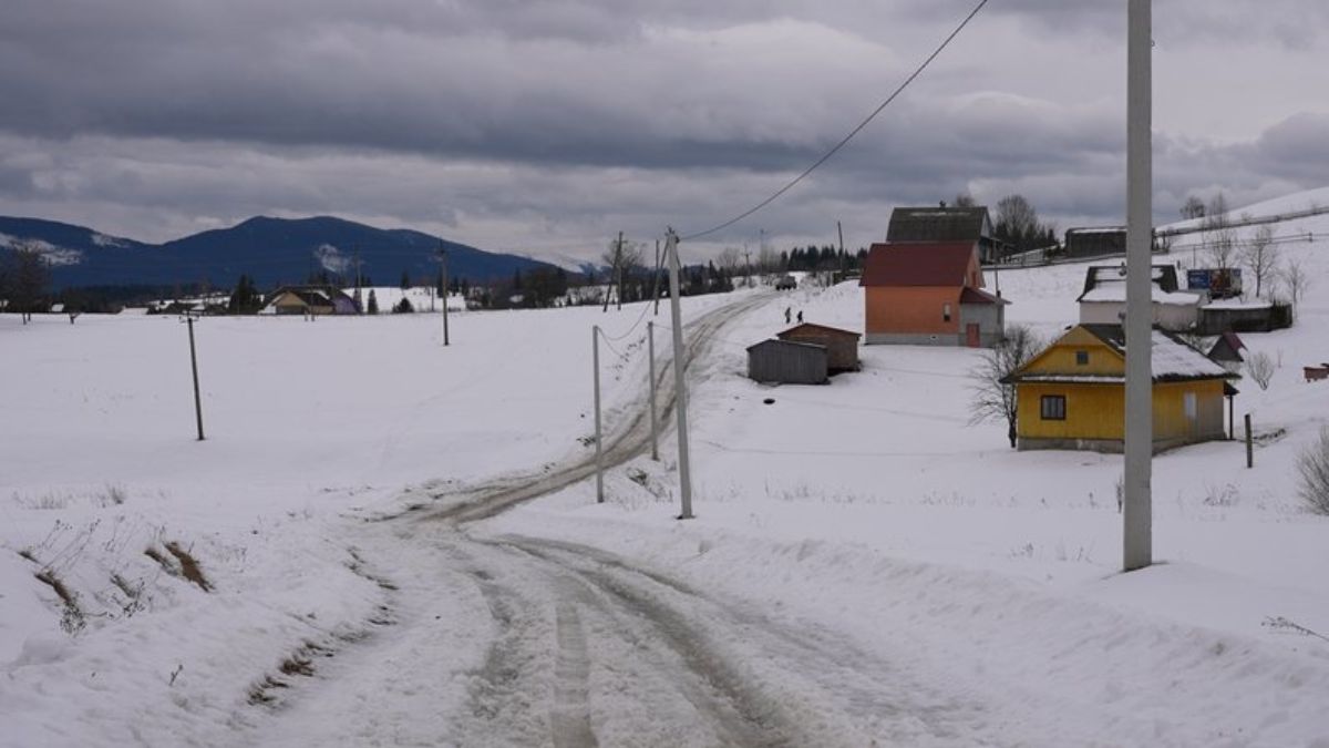 Село Сенечів без автобуса