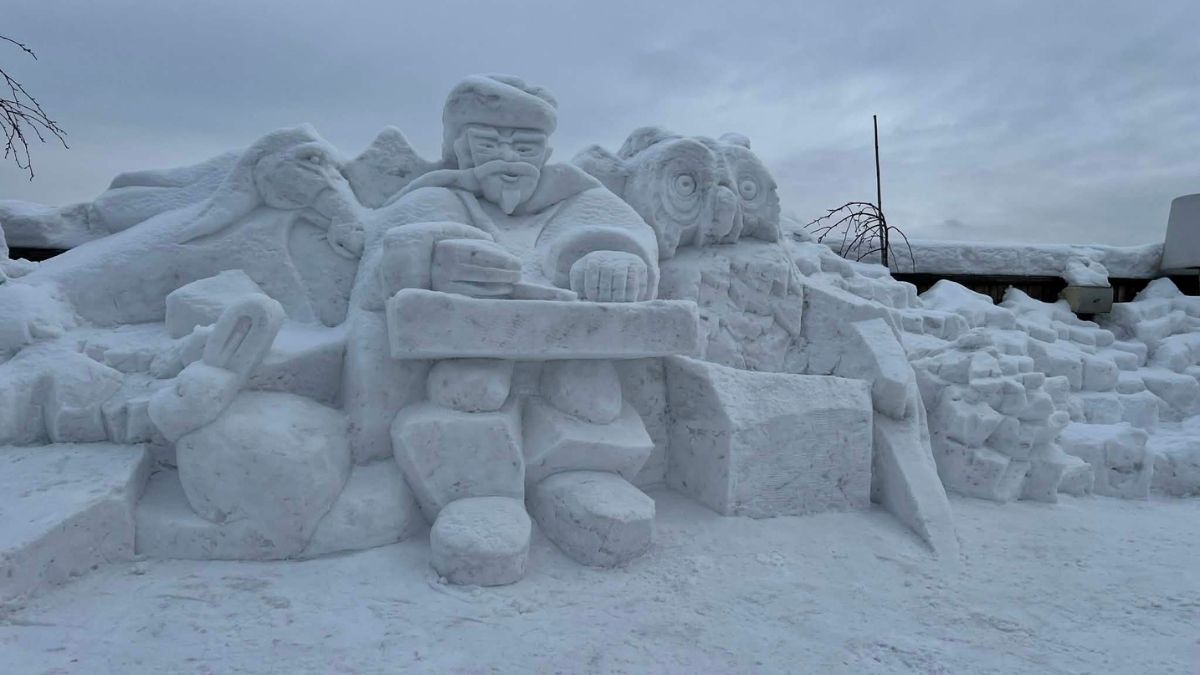 снігова скульптура