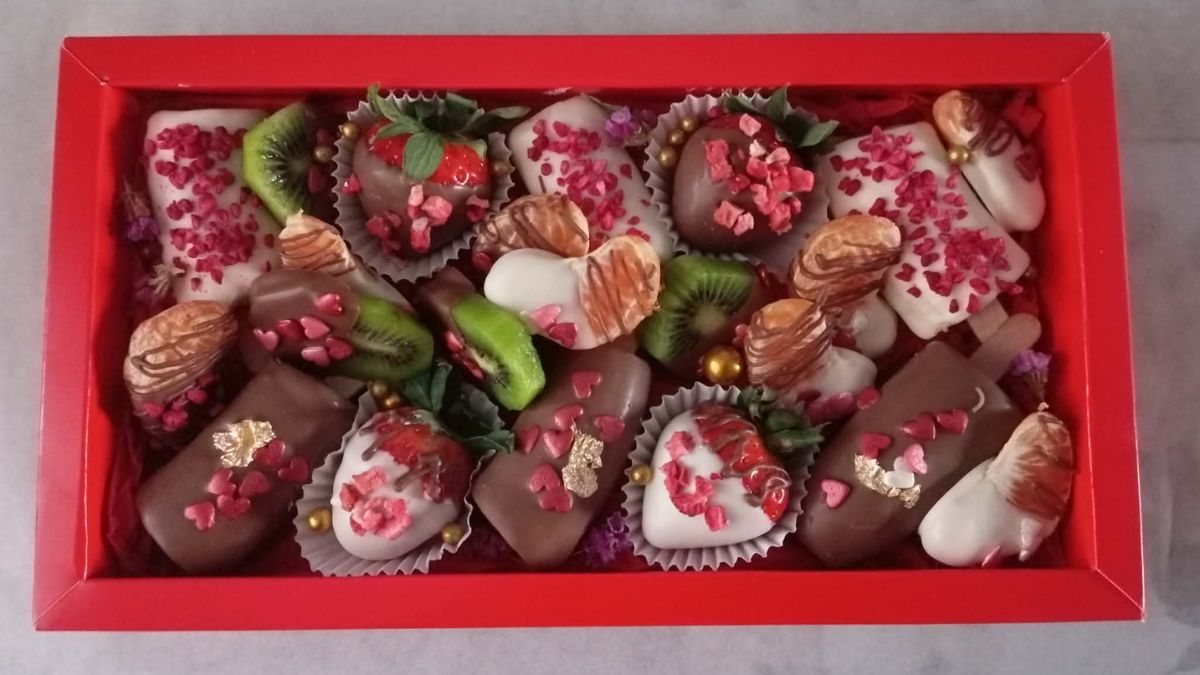 майстриня фрукти в шоколаді