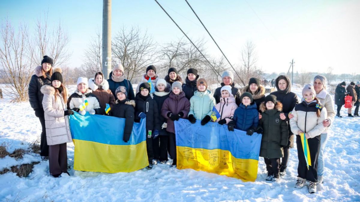У Сваричеві ланцюг єдності