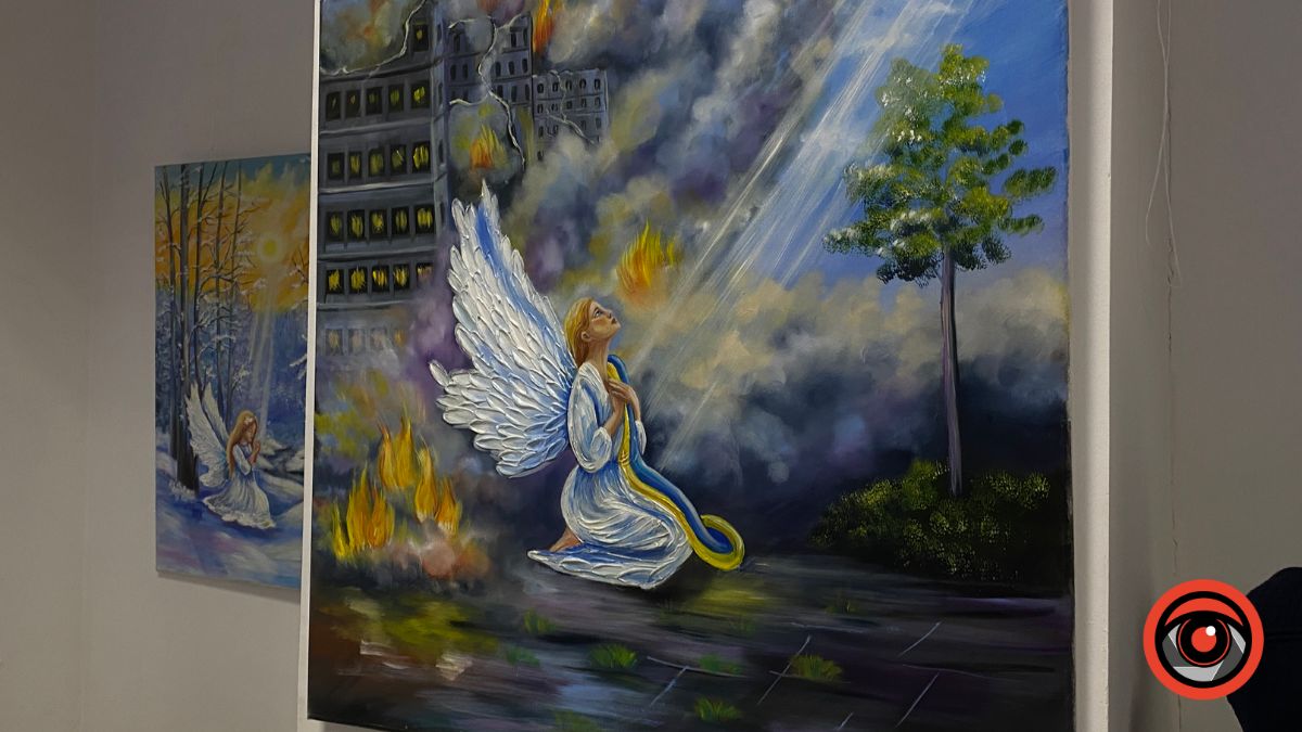 "Шлях України. Душа нації": у Калуші відкрили персональну виставку художниці Ольги Чолінської