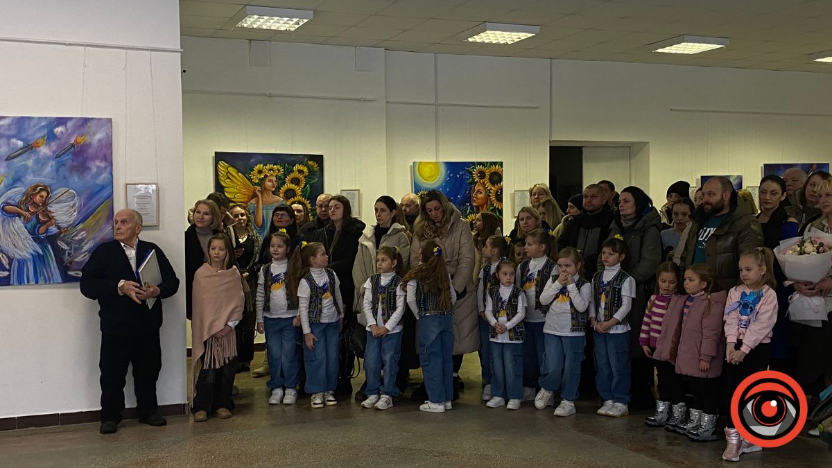 "Шлях України. Душа нації": у Калуші відкрили персональну виставку художниці Ольги Чолінської