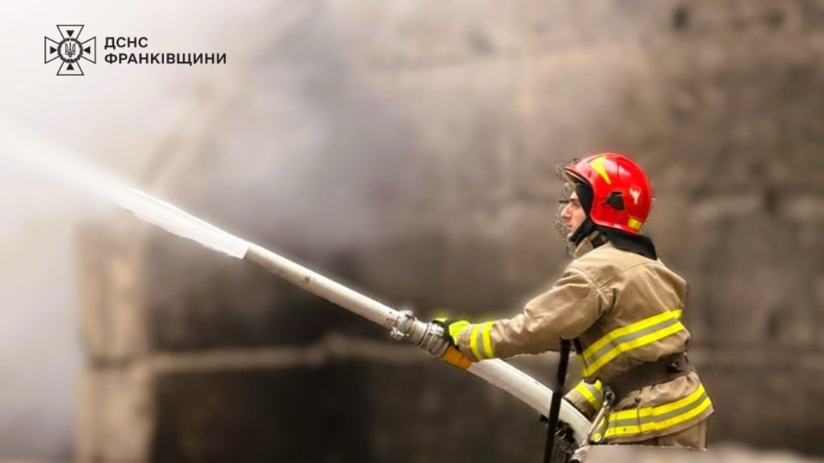 Зеленський повідомив, що ворог випустив по Україні 400 дронів і 40 ракет