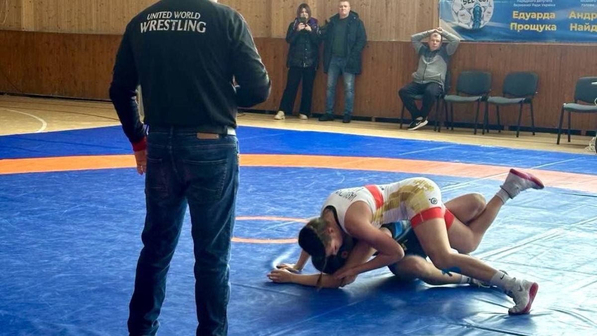 У Калуші відбувся чемпіонат з вільної боротьби серед юнаків U15