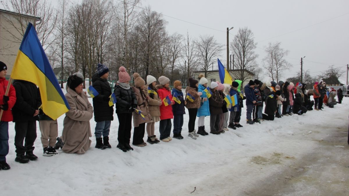 Болехівська громада попрощалася з полеглим захисником Романом Юхманом