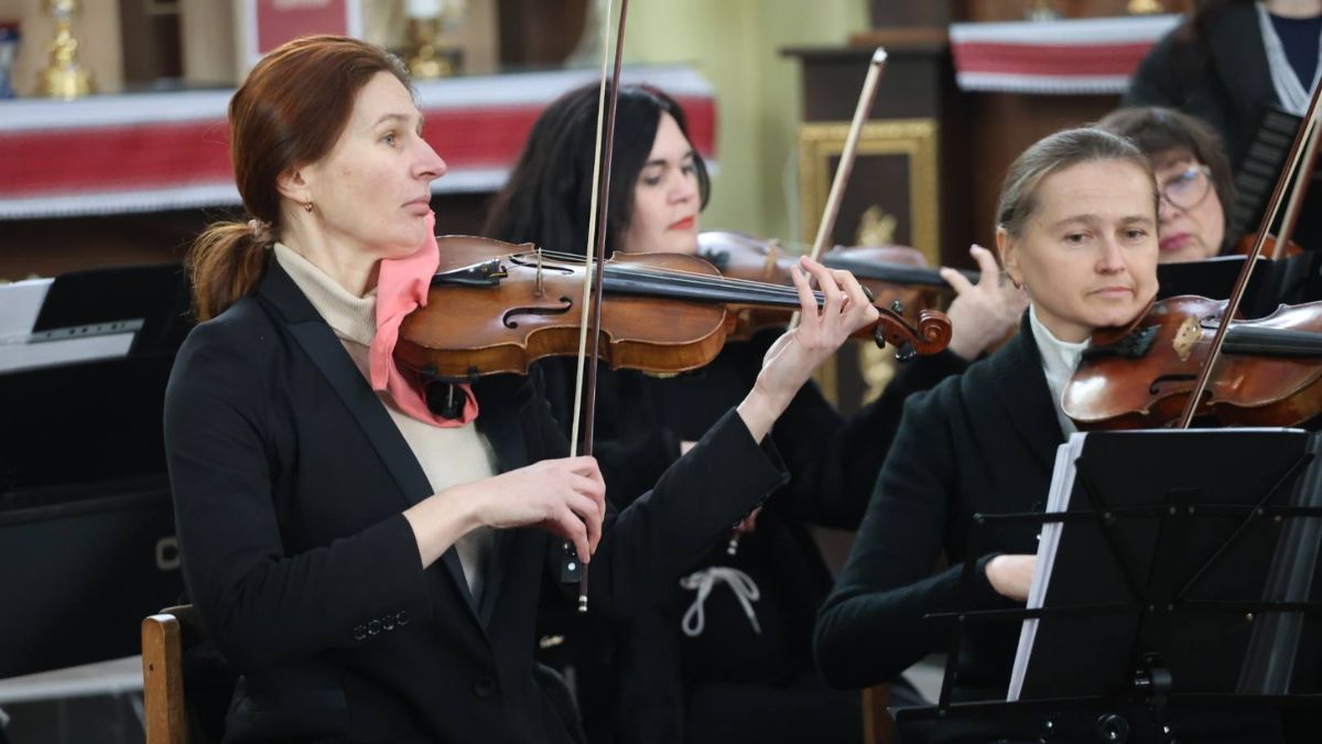 У Калуші відбувся благодійний концерт духовної музики на підтримку ЗСУ