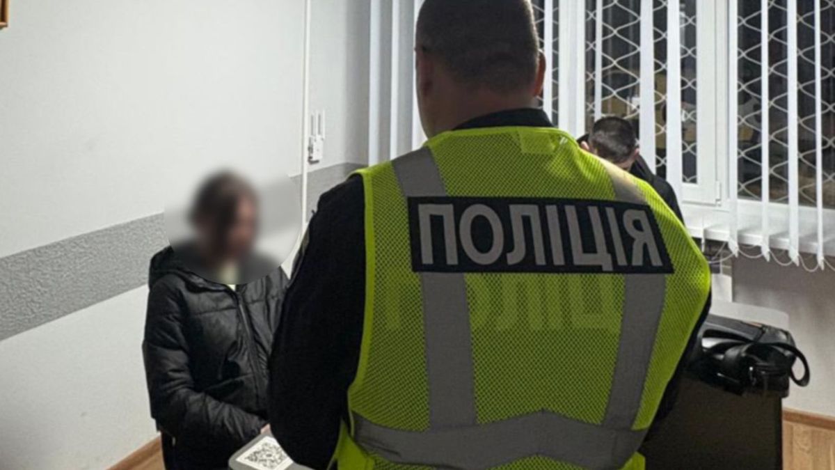 Поліція затримала 19-річну калушанку за підпал авто