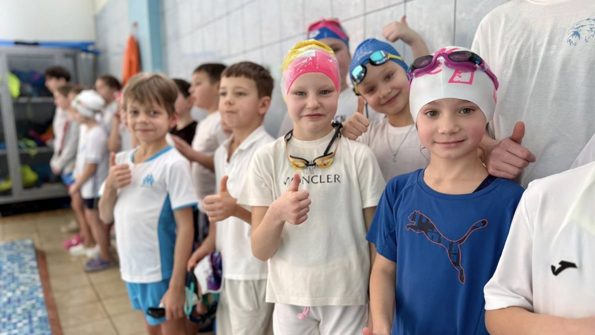 У Калуші відбувся традиційний турнір з плавання до Дня святого Валентина