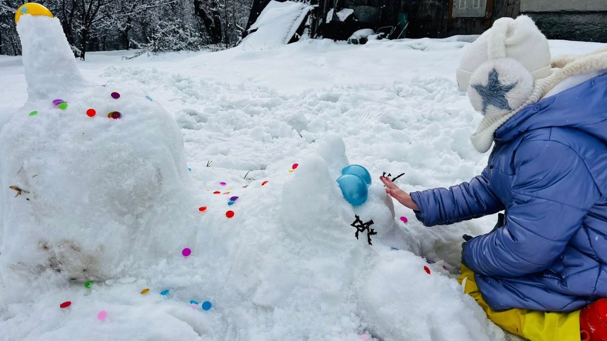 Снігові скульптури ліпили на Калущині