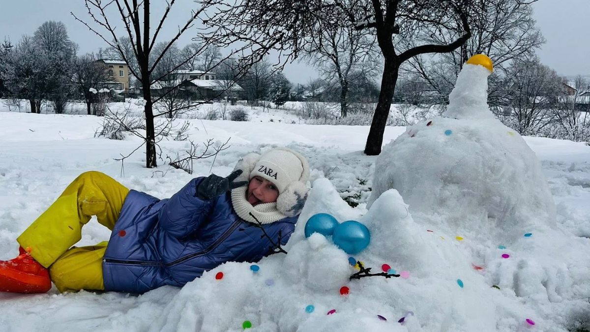 Снігові скульптури ліпили на Калущині