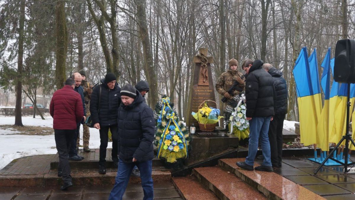На Пагорбі Слави у Калуші вшанували учасників бойових дій на території інших держав