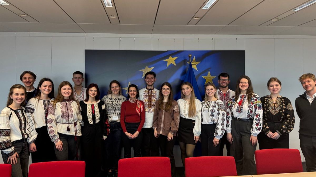 Долинська випускниця у Європарламенті