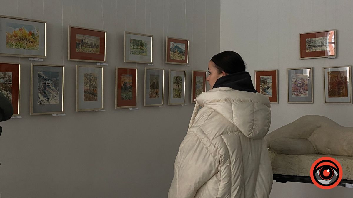 У Калуші відкрили традиційну виставку "Образи": понад 80 мистецьких робіт трьох авторів