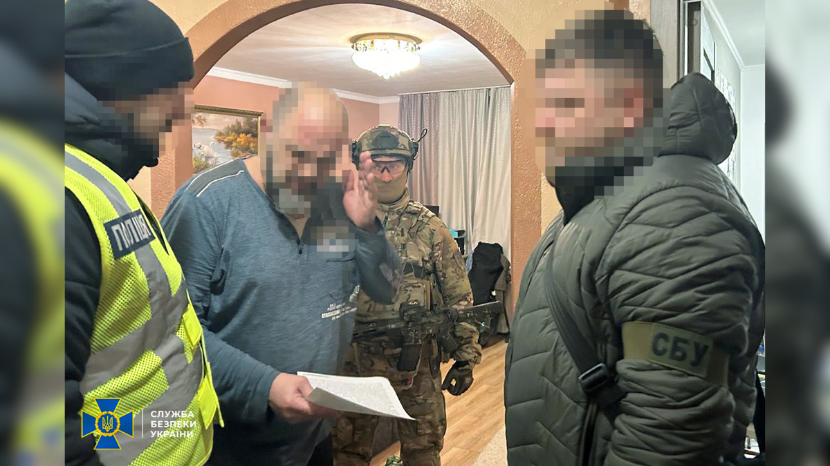 На Прикарпатті викрили групу шахраїв, які заволоділи квартирою померлої жінки