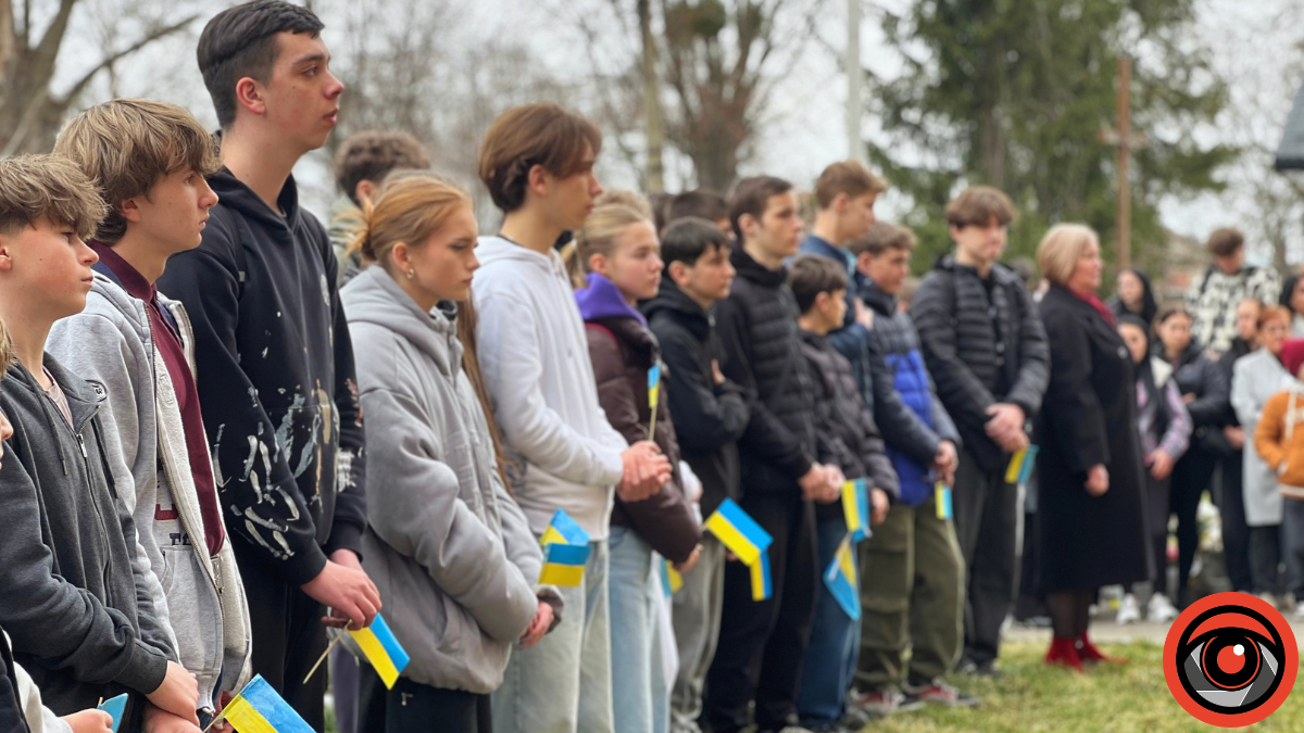 Меморіальна дошка Герой