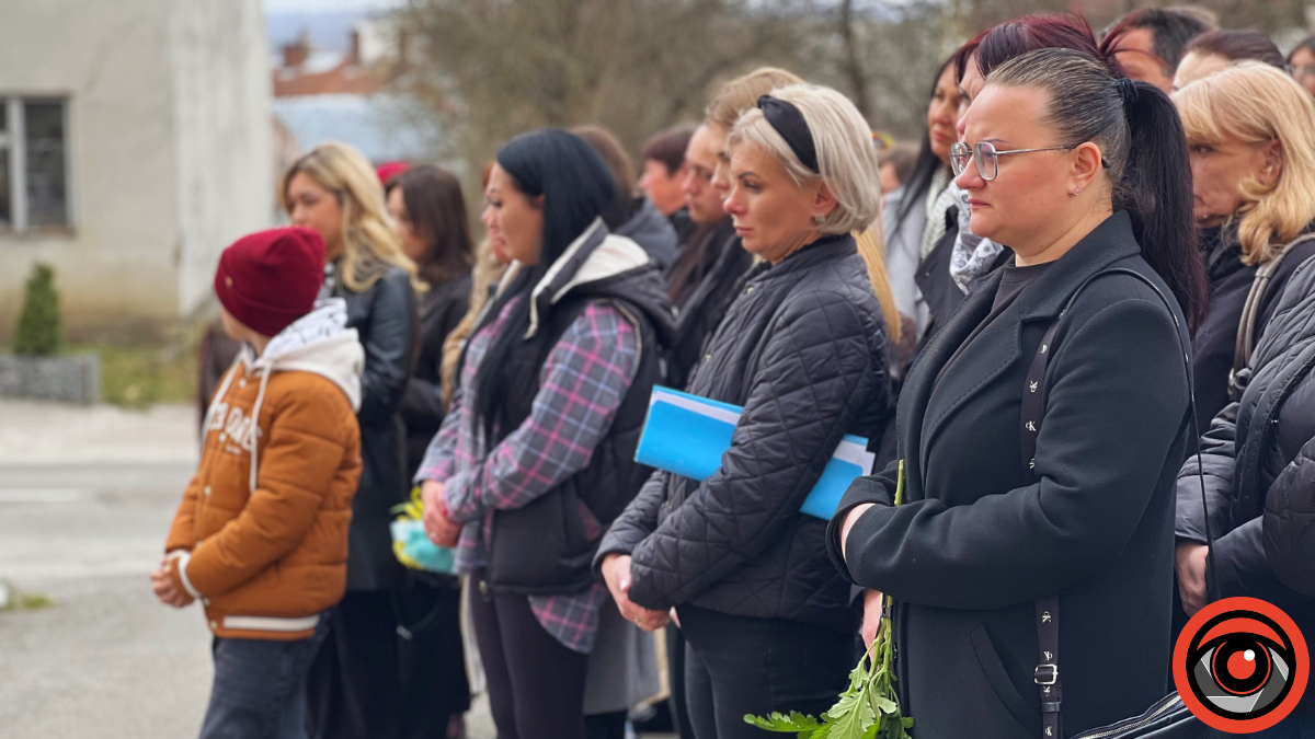 Меморіальна дошка Герой