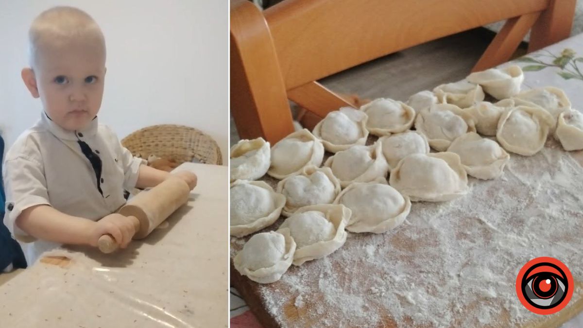 Жінка робить кольорове тісто