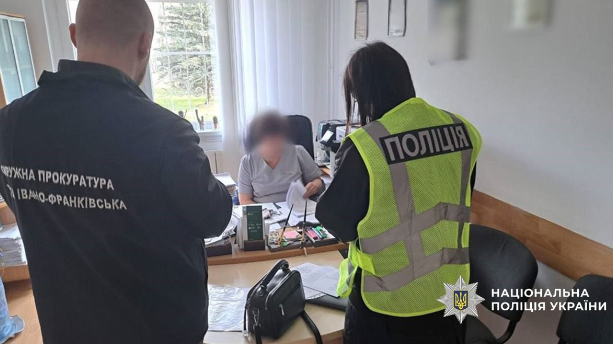 Колишня директорка медзакладу під виглядом допомоги немовлятам привласнила понад 1,5 млн грн