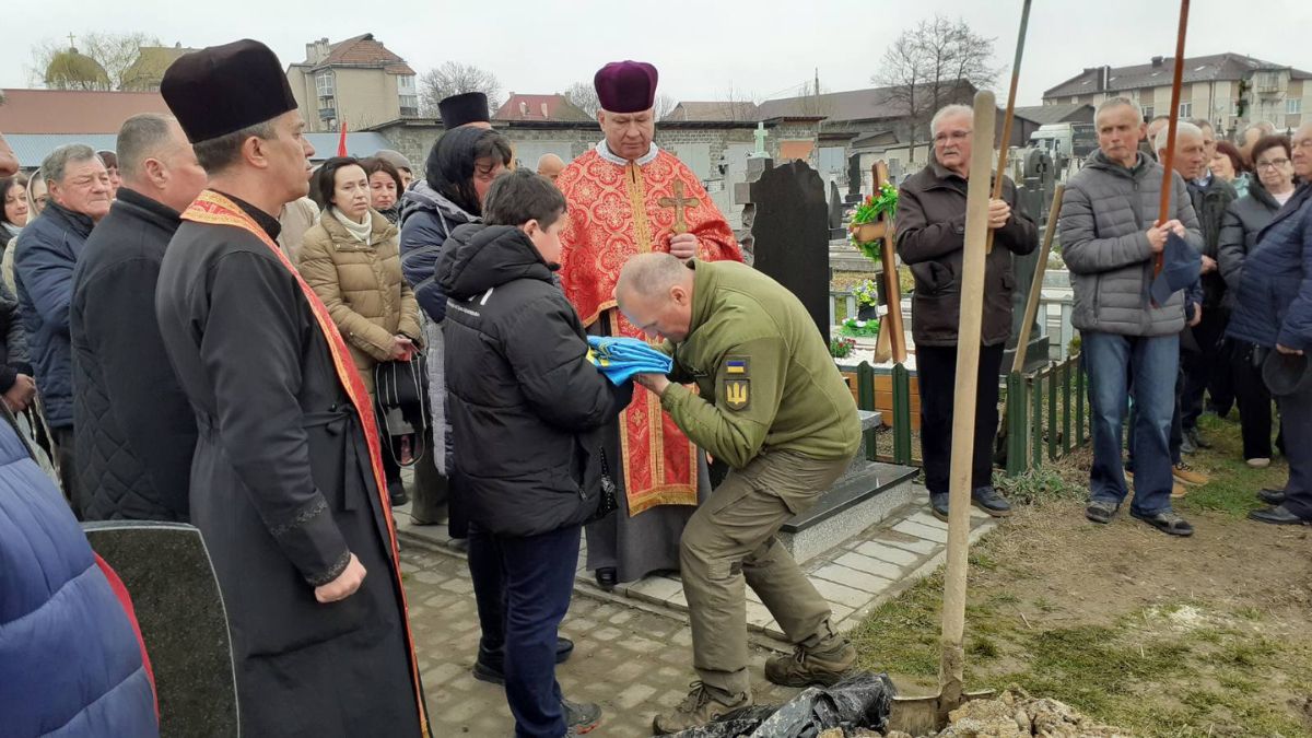 похорон у Брошневі
