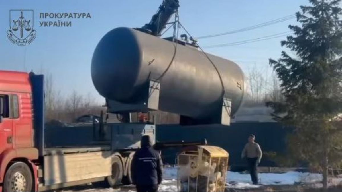 Прикарпаття: БЕБ та прокуратура викрили мережу нелегальних АЗС