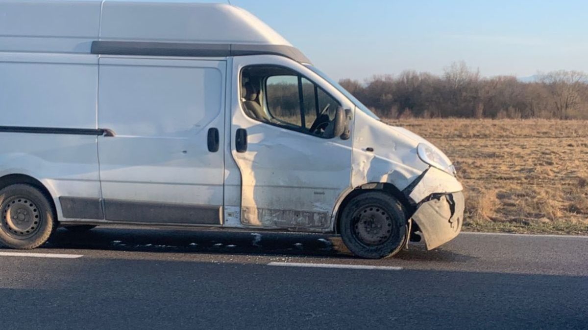 У Брошневі-Осаді зіткенння мотоцикла та мікроавтобуса