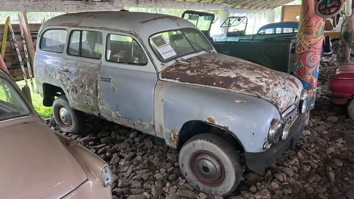 У Карпатах відкрили музей ретроавто з унікальними моделями минулого століття