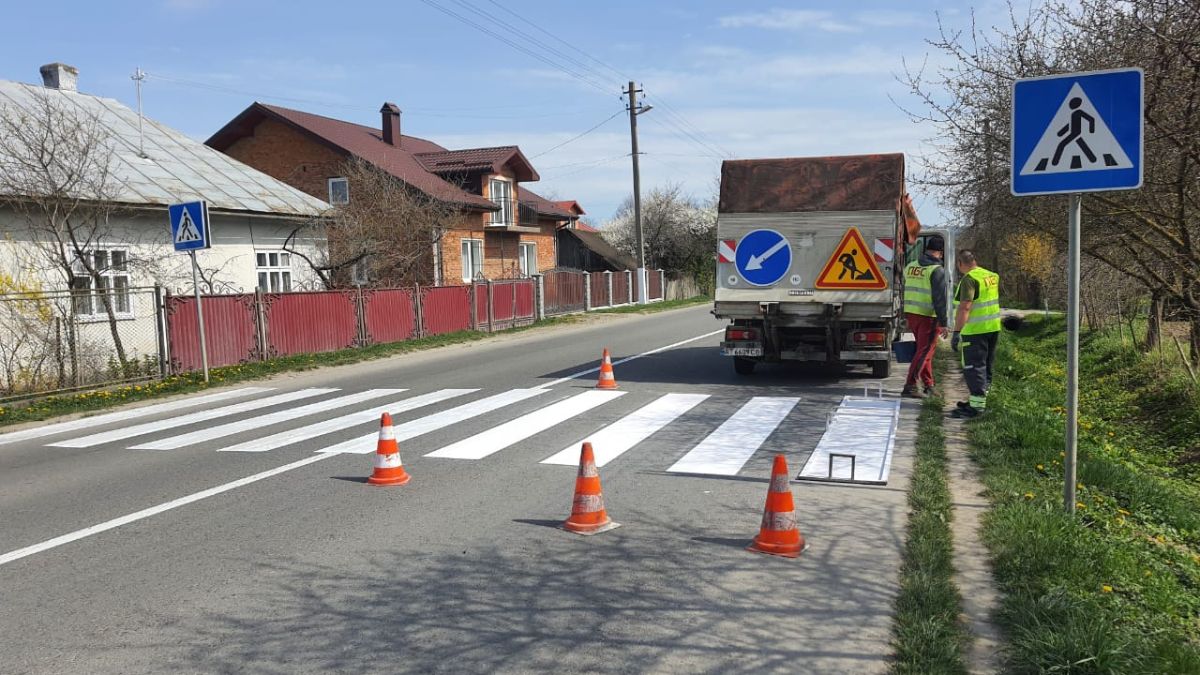 На Калущині та Долинщині ремонтують дороги