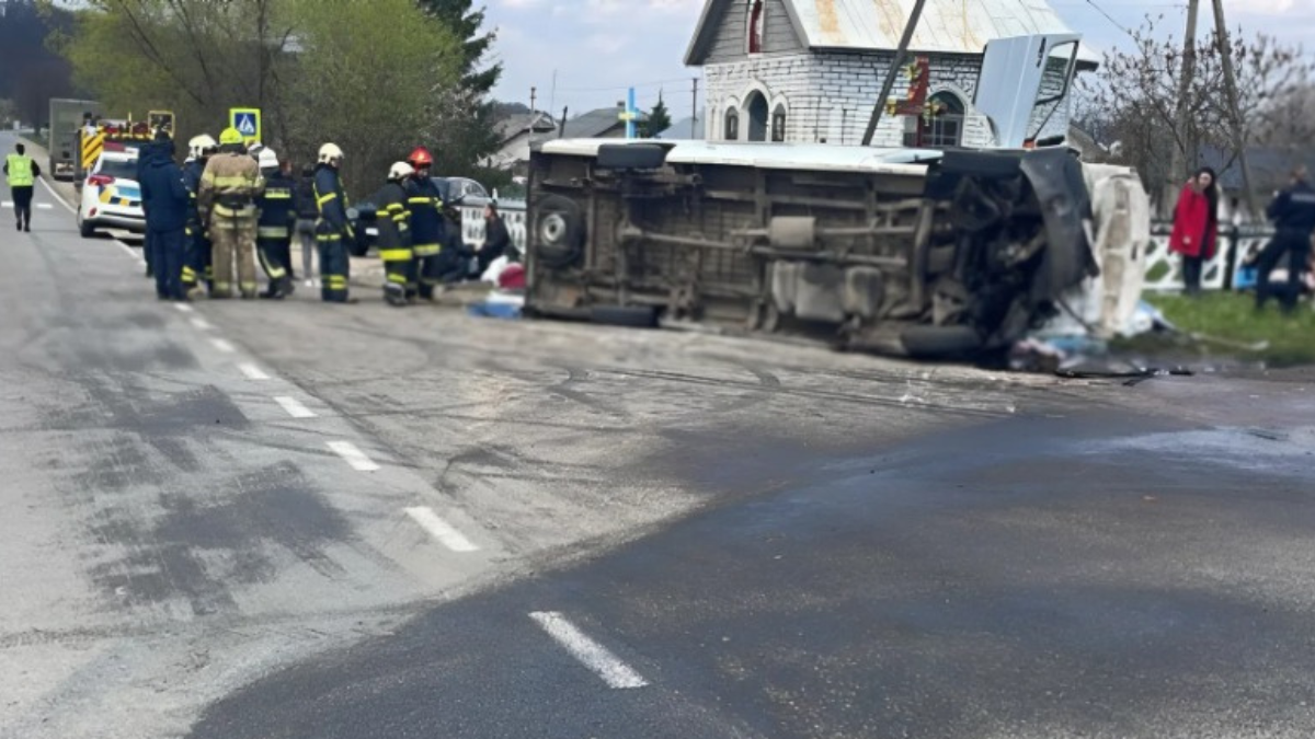 У Гошеві перекинувся рейсовий автобус "Львів — Івано-Франківськ"