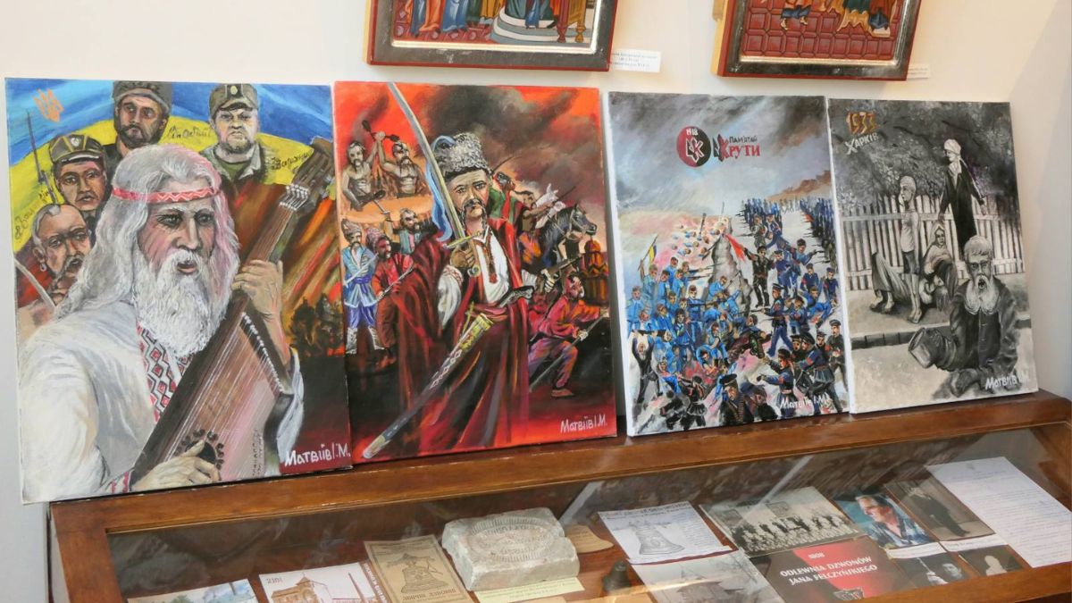 Калуський художник передав серію картин