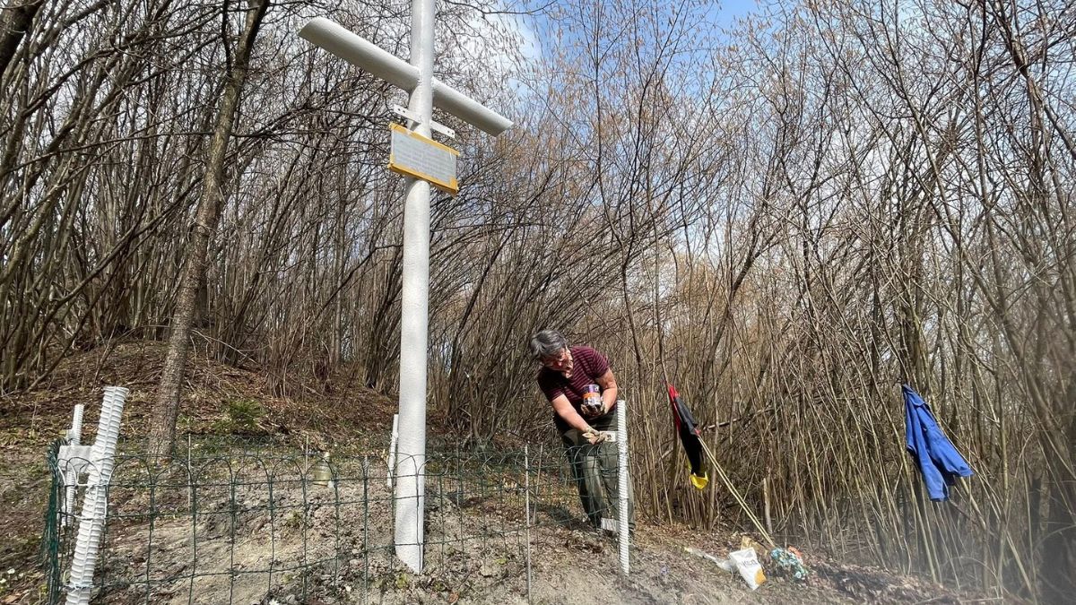 У селі на Рожнятівщині мешканці прибрали криївку