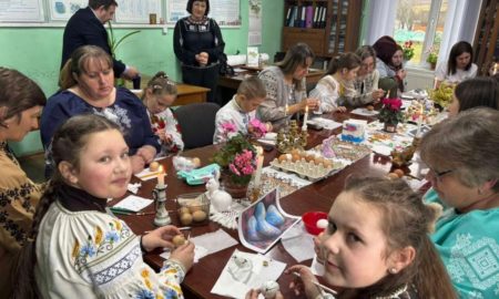 У Завійській гімназії писали писанки