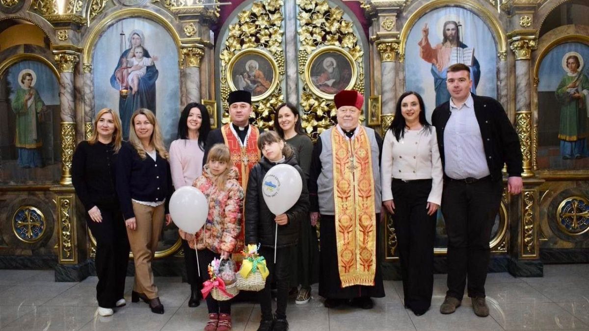 У калуському храмі діти прикрашали кошики