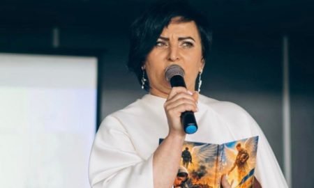 Мати Героя продаж книг на підтримку ЗСУ