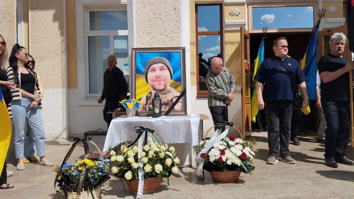 Похорон Героя Романа Атаманчука