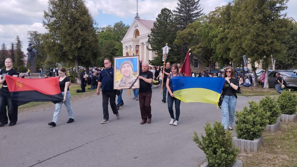Похорон Героя Романа Атаманчука