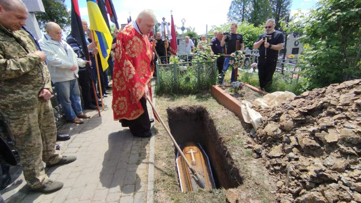 Похорон Героя Романа Атаманчука