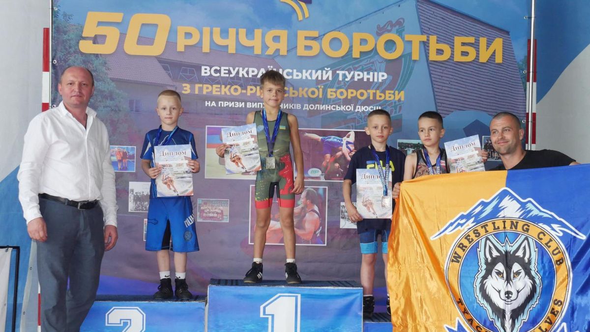 У Долині відбувся турнір та відкриття дошки