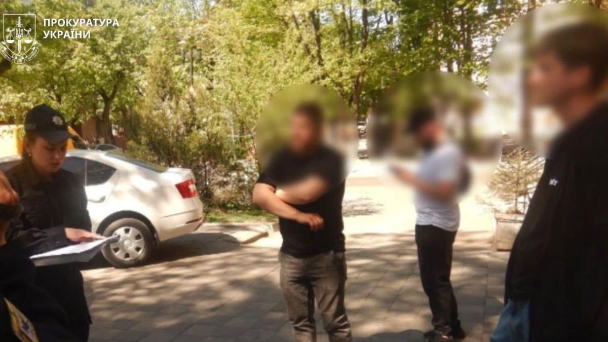 Донат 1 млн грн перед судом