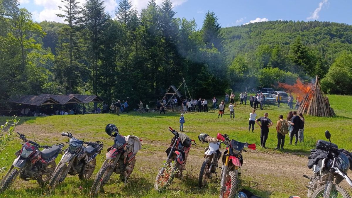 У Лужках вшанували повстанців