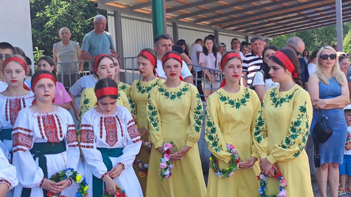 У Брошневі-Осаді відкрили стадіон