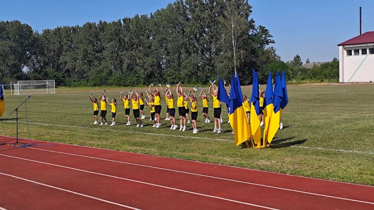 У Брошневі-Осаді відкрили стадіон