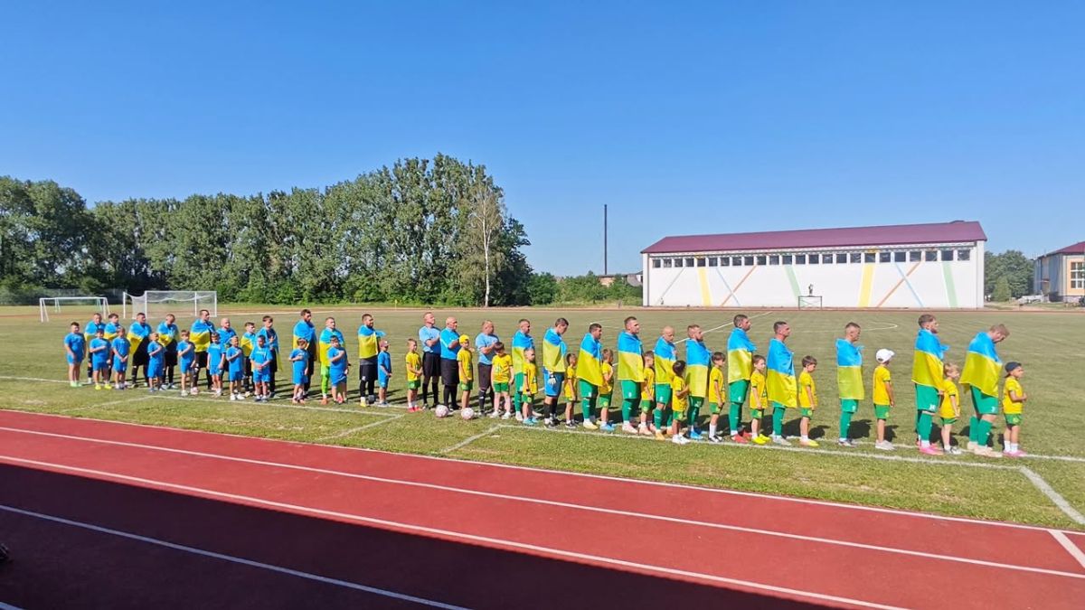 У Брошневі-Осаді відкрили стадіон