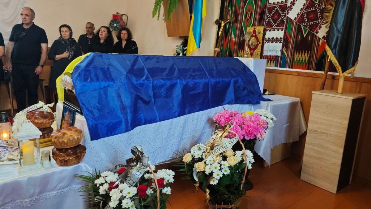 У Брошневі поховали Героя Тебешевського