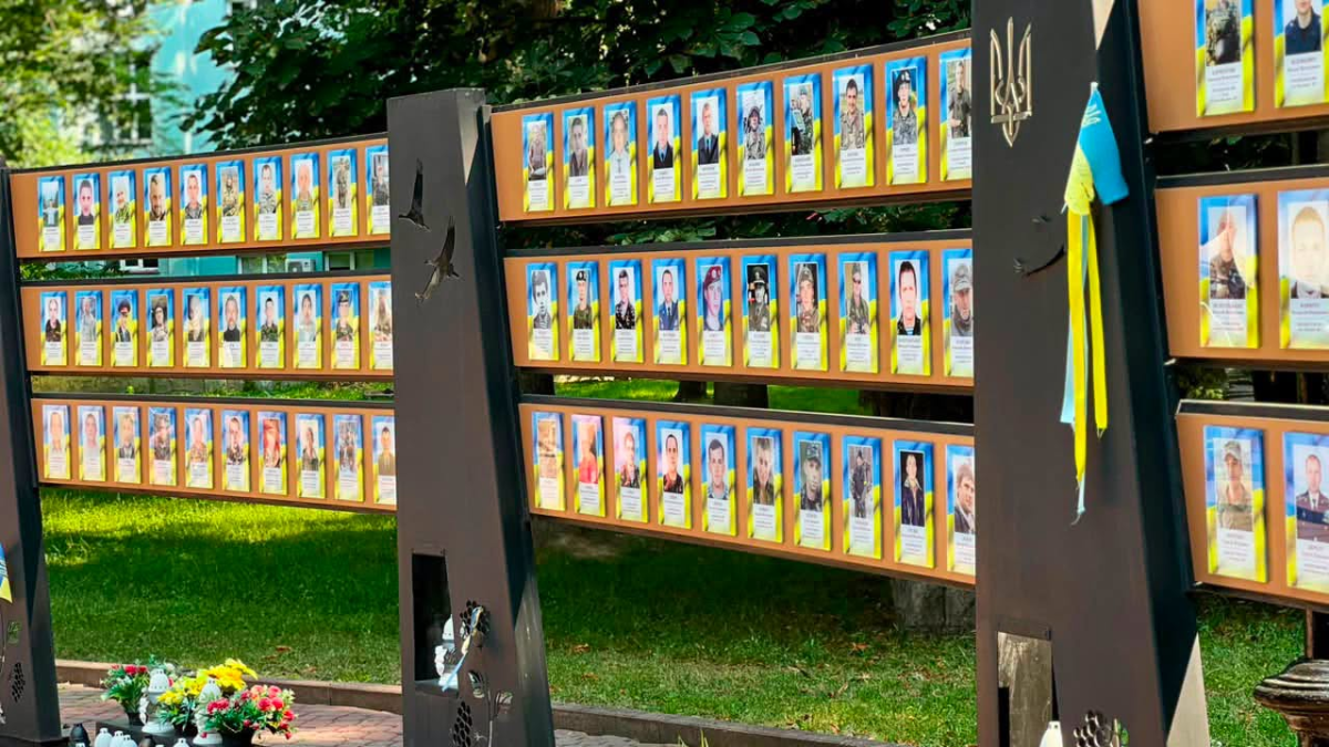 Захисників із Калущини посмертно нагородили під час "Дзвону пам'яті"