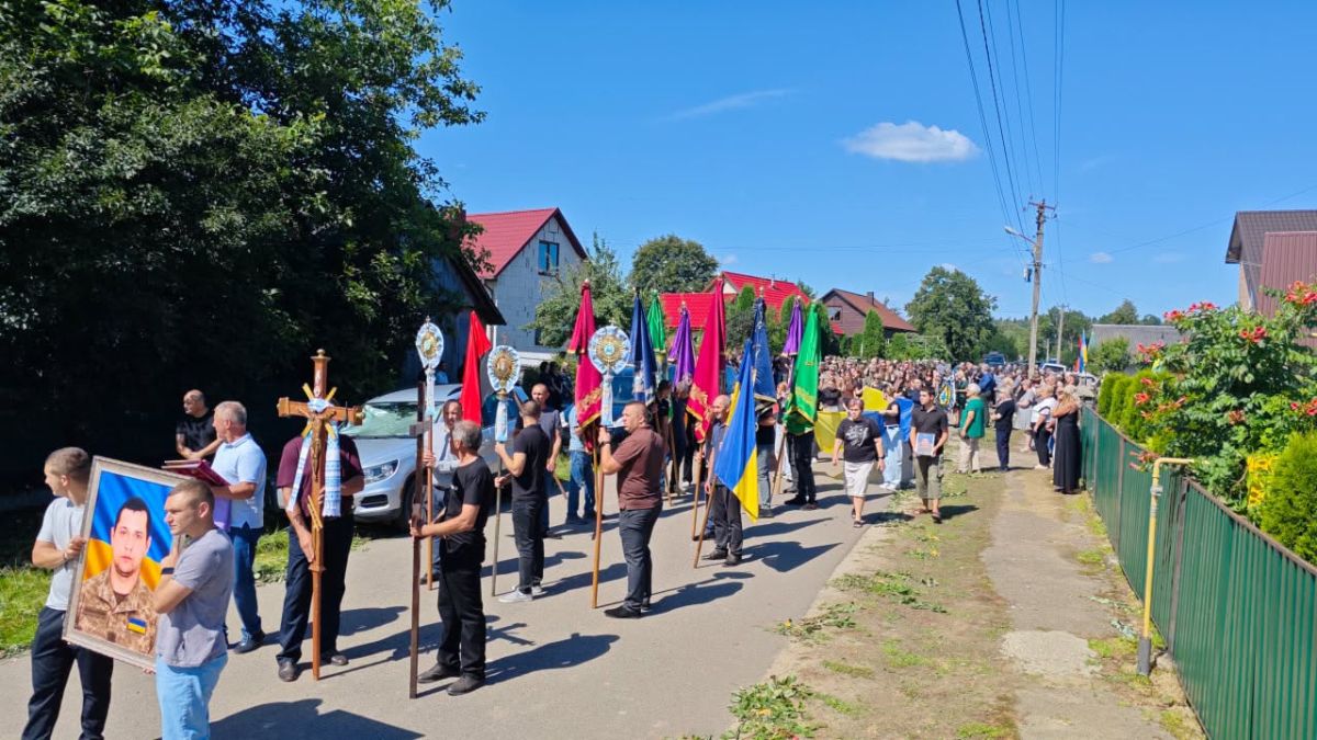 Похорон Героя Віталія Сондея з Кадобної