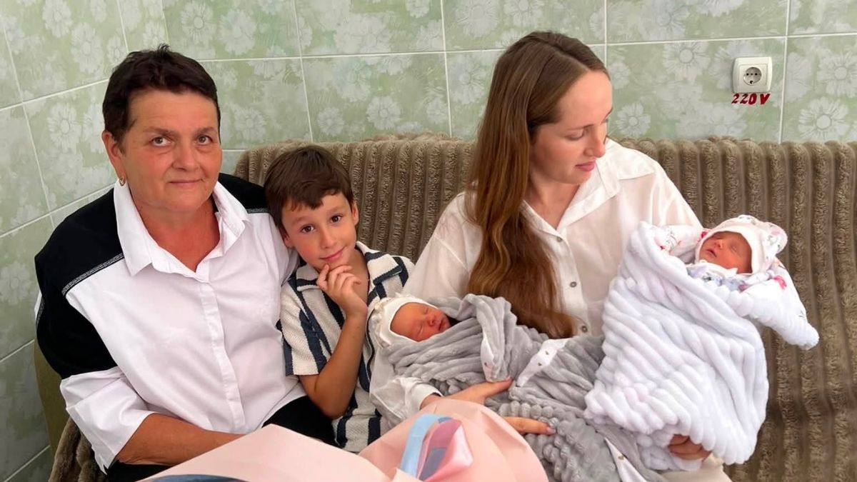 У Калуші виписали двійню
